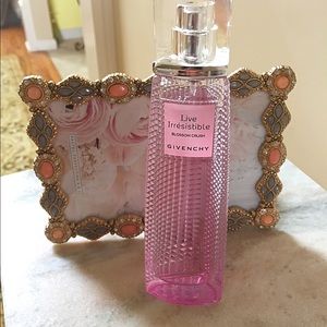 Givenchy Live Irresistible Blossom Crush